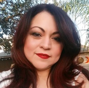 Meet your Posher, Elia